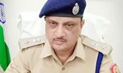 16.45 कुन्तल गांजा बरामद- तस्कर गिरफ्तार 16.45 कुन्तल गांजा बरामद- तस्कर गिरफ्तार