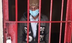 चरस के साथ तस्कर पुलिस के हत्थे चढ़ा चरस के साथ तस्कर पुलिस के हत्थे चढ़ा