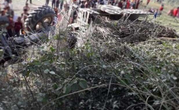 ट्राली के नीचे आने से गन्ना लेकर गये युवक की मृत्यु