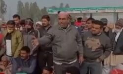 किसानों ने टोल वसूली पर जमकर काटा हंगामा, टोल कराया फ्री