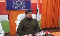 गायब हुई तीन नाबालिग छात्राएं नोएडा से बरामद गायब हुई तीन नाबालिग छात्राएं नोएडा से बरामद