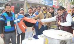 गरीबों की मदद करना ही सच्ची ईश्वरीय सेवा है- मनीष चौधरी