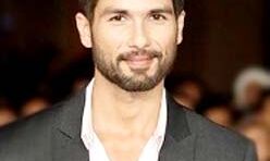 महाभारत में कर्ण का किरदार करेंगे शाहिद महाभारत में कर्ण का किरदार करेंगे शाहिद