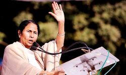 ममता को हाथ के साथ की जरूरत ममता को हाथ के साथ की जरूरत