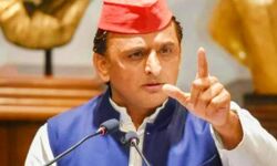 संविधान तभी बचेगा, जब दिल्ली-यूपी से भाजपा जाएगी: अखिलेश संविधान तभी बचेगा, जब दिल्ली-यूपी से भाजपा जाएगी: अखिलेश