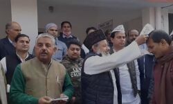 सैकड़ों कार्यकर्ताओं ने थामा आम आदमी पार्टी का दामन