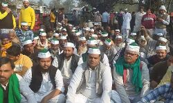 किसान आंदोलन-किसानों के जाम से ठहर गई जिंदगी किसान आंदोलन-किसानों के जाम से ठहर गई जिंदगी