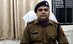 4 लाख लेकर फुर्र हुए बदमाश, पुलिस में हड़कंप 4 लाख लेकर फुर्र हुए बदमाश, पुलिस में हड़कंप