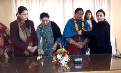 अधिकारों के प्रति जागरूक हों बेटियांः श्रीवास्तव अधिकारों के प्रति जागरूक हों बेटियांः श्रीवास्तव