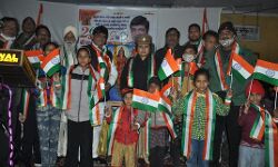 समाजसेवी मनीष चौधरी ने कराई तिरंगा लाईट से सजावट समाजसेवी मनीष चौधरी ने कराई तिरंगा लाईट से सजावट