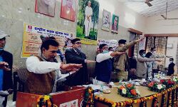 नियम पालन की शपथ के साथ हुआ यातायात रैली का शुभारंभ नियम पालन की शपथ के साथ हुआ यातायात रैली का शुभारंभ