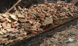 दीवार गिरने से दो मासूम बहनों की मौत