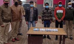 15 मोबाइल बरामद कर पुलिस ने आरोपियों को भेजा जेल 15 मोबाइल बरामद कर पुलिस ने आरोपियों को भेजा जेल