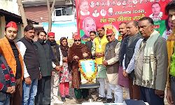 नेताजी जयंती पर सपाइयों ने लिया उनके सपनों को साकार करने का संकल्प नेताजी जयंती पर सपाइयों ने लिया उनके सपनों को साकार करने का संकल्प