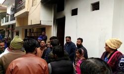 अवैध गोदाम में लगी आग में झुलस कर दो बच्चों की मौत अवैध गोदाम में लगी आग में झुलस कर दो बच्चों की मौत