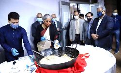 वित्त मंत्रालय में हुआ हलवा रस्म का आयोजन, जानें क्यों होती है ये रस्म वित्त मंत्रालय में हुआ हलवा रस्म का आयोजन, जानें क्यों होती है ये रस्म