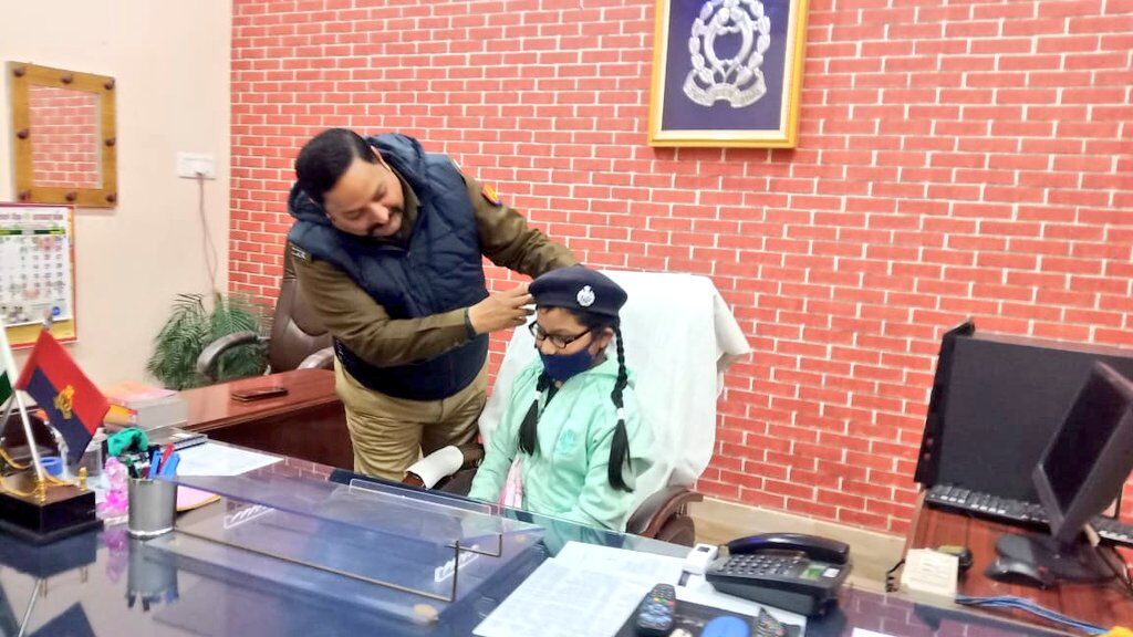 टाॅपर प्रतिष्ठा बनीं एक दिन की SSP