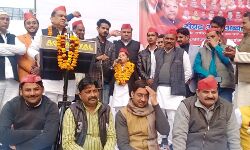 सरकारी दफ्तर वाले भी चाहते है अखिलेश यादव बने 2022 में CM सरकारी दफ्तर वाले भी चाहते है अखिलेश यादव बने 2022 में CM