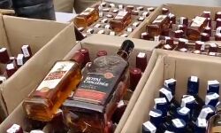 भंडाफोड़: ब्रांडेड बोतल में जहरीली शराब