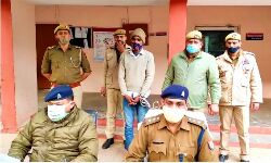 लाखों रूपये के नशीले पदार्थो की खेप के साथ तस्कर गिरफ्तार लाखों रूपये के नशीले पदार्थो की खेप के साथ तस्कर गिरफ्तार