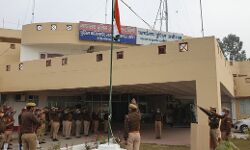 पुलिस उपायुक्त दक्षिणी के दफ्तर पर फहराया गया तिरंगा पुलिस उपायुक्त दक्षिणी के दफ्तर पर फहराया गया तिरंगा
