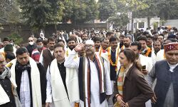 गणतंत्र दिवस के मुबारक मौके पर देश का अन्नदाता दुखी: लल्लू