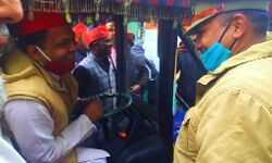 अब्दुल्ला राणा के नेतृत्व में सपाईयों ने निकाली विशाल ट्रैक्टर रैली अब्दुल्ला राणा के नेतृत्व में सपाईयों ने निकाली विशाल ट्रैक्टर रैली