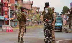 IED विस्फोट में तीन जवान घायल IED विस्फोट में तीन जवान घायल