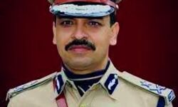 एस कुमार गोल्ड एण्ड डायमंड शॉप के तीन लुटेरे गिरफ्तार एस कुमार गोल्ड एण्ड डायमंड शॉप के तीन लुटेरे गिरफ्तार