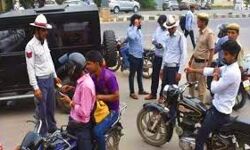 यातायात नियमों की अनदेखी करने वाले 1144 लोगों का चालान यातायात नियमों की अनदेखी करने वाले 1144 लोगों का चालान