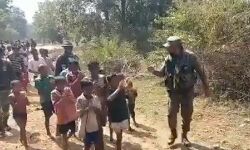 नक्सलियों के गढ़ में बिखरे देशभक्ति के रंग