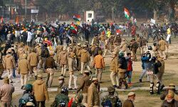 किसान आंदोलन-भाकियू की हुंकार के बाद पुलिस अलर्ट मोड पर किसान आंदोलन-भाकियू की हुंकार के बाद पुलिस अलर्ट मोड पर