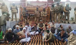 अजब-गजब: थानों पर बिना किसी हंगामे के भाकियू का धरना प्रदर्शन अजब-गजब: थानों पर बिना किसी हंगामे के भाकियू का धरना प्रदर्शन