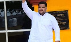 और भाजपा नेता भी आये राकेश टिकैत के साथ और भाजपा नेता भी आये राकेश टिकैत के साथ