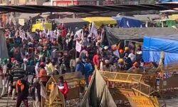 सिंधु बॉर्डर पर बवाल- स्थानीय लोगों ने अन्नदाताओं पर बरसाए पत्थर