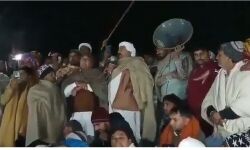 राकेश के सम्मान में नरेश आए मैदान में राकेश के सम्मान में नरेश आए मैदान में