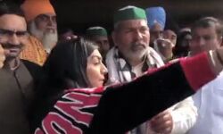 किसान आंदोलनः रो पड़ी महिला गायक, बोलीं- बेच दूंगी अपना घर