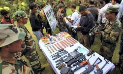 आतंकवादी ठिकाने का भंडाफोड़, हथियारों का जखीरा बरामद