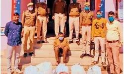 मिलावटी अफीम एवं डोडा पोस्त के साथ तीन गिरफ्तार मिलावटी अफीम एवं डोडा पोस्त के साथ तीन गिरफ्तार