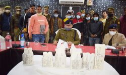 कुख्यात डी-47 गिरोह से जुड़ा तस्कर साथियों के साथ गिरफ्तार कुख्यात डी-47 गिरोह से जुड़ा तस्कर साथियों के साथ गिरफ्तार