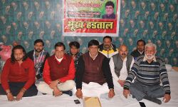 कार्रवाई न हुई तो तिरंगा पद यात्रा निकालेंगे समाजसेवी मनीष चौधरी कार्रवाई न हुई तो तिरंगा पद यात्रा निकालेंगे समाजसेवी मनीष चौधरी