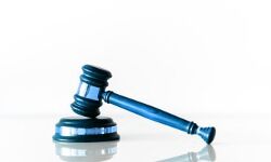 विभिन्न मामलों में तीन अपराधियों को न्यायालय ने जुर्माना सहित सुनाई सजा विभिन्न मामलों में तीन अपराधियों को न्यायालय ने जुर्माना सहित सुनाई सजा