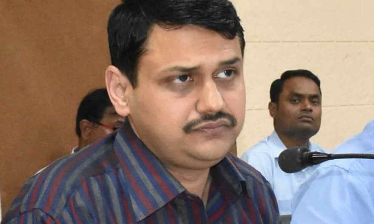 लेखपाल 5000 रुपये रिश्वत लेते गिरफ्तार