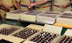 भारी मात्रा में शराब बरामद, तीन गिरफ्तार भारी मात्रा में शराब बरामद, तीन गिरफ्तार