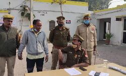 पुलिस ने किया इनामी वांछित गैंगस्टर को गिरफ्तार पुलिस ने किया इनामी वांछित गैंगस्टर को गिरफ्तार
