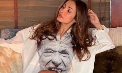 लड़कियों की नजरों में छाया मलाइका का आउटफिट लड़कियों की नजरों में छाया मलाइका का आउटफिट