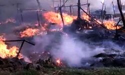 झोपड़ी में लगी आग- लाखों की संपत्ति नष्ट