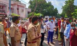 सड़क दुर्घटना में बालक की मृत्यु, ग्रामीणों नें लगाया जाम