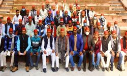 बसपा,भाजपा के कई नेता सपा में शामिल बसपा,भाजपा के कई नेता सपा में शामिल