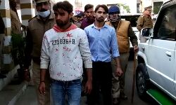 दिनदहाड़े युवक को दौड़ा-दौड़ाकर मारी गोली दिनदहाड़े युवक को दौड़ा-दौड़ाकर मारी गोली